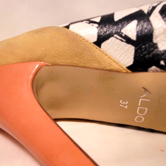 Colorful artistic Aldo statement pumps - Picture 6 of 7